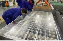 China Controllable Solar Photovoltaic Glass with Energy-Saving Power Generation supplier