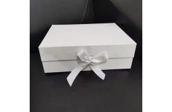 China Folding Custom Printed Paper Box Clamshell Magnetic Buckle Cosmetic Gift Packing Box supplier