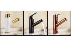 China Single Hole Golden 360 Degree Pull Out Sink Faucet With Sprayer supplier