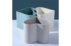 China Multi Grid Desktop Sittingroom Vanity Plastic Makeup Brush Holder supplier