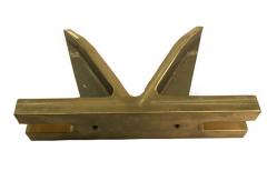 China Conductive Copper Electroplating Accessories V Block For Electroplating Tank supplier