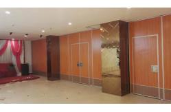 China Operable Wood Folding Movable Partition Walls for Office Soundproof supplier