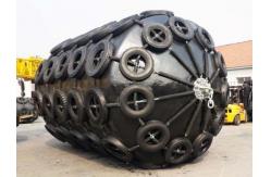 China STB Pneumatic Synthetic Rubber Fender 3 Threads For Port Docking supplier