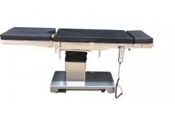 China 450mm Electro Hydraulic Operating Table And ±20° Left-Right Tilt Angle supplier