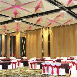 Interior Sliding Door Soundproof Hotel Partition Walls Folding Operable Partitions For Banquet Hall With Various Colors for sale