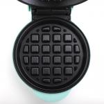 Portable 120V 550W Mini Waffle Maker Machine Non Stick Cooking Surface