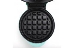 China Portable 120V 550W Mini Waffle Maker Machine Non Stick Cooking Surface supplier