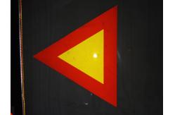China Triangle Round Square Reflective Sign Marks Customized supplier