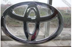 China Pvd Chrome Vacuum Metalizing Machine Automotive Logo Chroming Vertical Orientation supplier