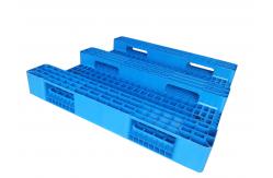 China Anti Slip Three Skids Industrial Plastic Pallet , Recycled Plastic Shipping Pallets supplier
