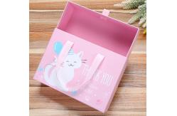 China High Smoothness 300 Grams Drawer Gift Box With Ribbon Handle supplier