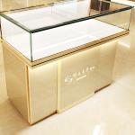Glass Custom Retail Display Cases Shop Counter Jewellery Versatile Showroom for sale