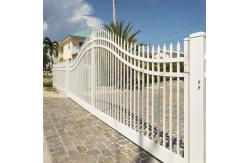 China Customized Aluminum Horizontal Slat Fence Yard Pool Fence 3 Rails supplier