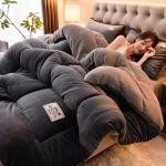 Customized Color Soft Chemical Fiber Quilt for Thickened Warm Lamb Fleece Bedding Set for sale