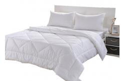 China Feather Proof Fabric Quilt Hotel Bedding Sets OEM supplier
