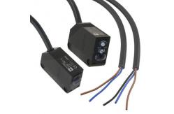 China Omron E3Z-D62 Photoelectric Sensor Diffuse-Reflective 1m Range supplier