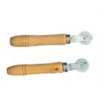 Short Wheel Embedder Beehive Tools Wooden Handle Big Wheel Gear Embedder Beekeeping Tools for sale