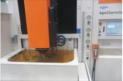 China High Precision Injection Mould 1 Million Shots Long Life S136 Steel Materials supplier