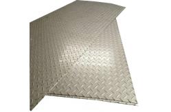 China 304 316 Stainless Checkered Plate Embossed Length 2440mm 3000mm 6000mm supplier