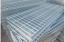 China Light Steel Bar Grating Galvanised Metal Channel Grating Silver supplier
