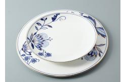 China OEM ODM Glossy Surface 45% Bone China Dinnerware Set supplier