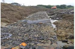 China Galvanized Gabion Box River Protection Hexagonal Gabion Mesh supplier