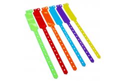 China 2000pcs Customized Vinyl PVC Wristbands in a Carton supplier