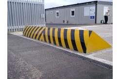 China High tonnage hydraulic control checkpoint road blocker system , LED light warning supplier