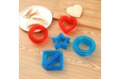 China Kitchen Tools Cake Maker DIY Cookie Lunch Sandwich Cutter And Sealer supplier