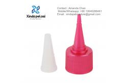 China Customized Plastic Squeeze Bottle Closure With Silicone Valve For Sauce Dispensing supplier