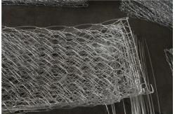 China 80*100mm Gabion Double Twisted Mesh Gabion Baskets Rock Fall Mesh supplier