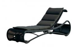 China UV Resistant Black Wicker Sun Lounger For Open Air Bar And Cafe supplier