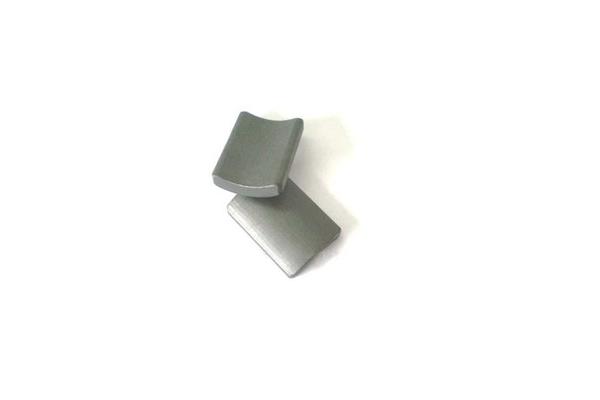 Customized Automobile Seater Ferrite Motor Magnets SrO Ceramic Processing