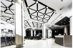 China 1000x1000x1000mm Triangular Clip In Ceiling For Metro Station supplier