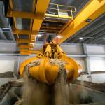 Double Girder Overhead Crane With Hydraulic Grapple Grab Bucket for sale