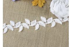 China Milk Silk Water Soluble Chemical Polyester Lace Trim For Dresses Feather Pattern supplier