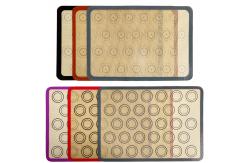 China Non Stick Reusable Silicone Baking Mat Set Thickness 0.7mm supplier