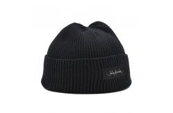 China Unisex 54cm Embroidered Winter Hats Blank Custom Label Cuffed Plain Knitted Beanie supplier