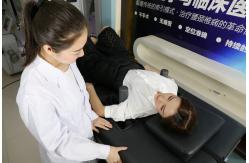 China Intelligent Back Decompression Machine Spinal Stretch Decompression Device supplier