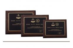 China Personalized Solid Blank Wooden Shield Plaque With Custom Metal Decoration supplier