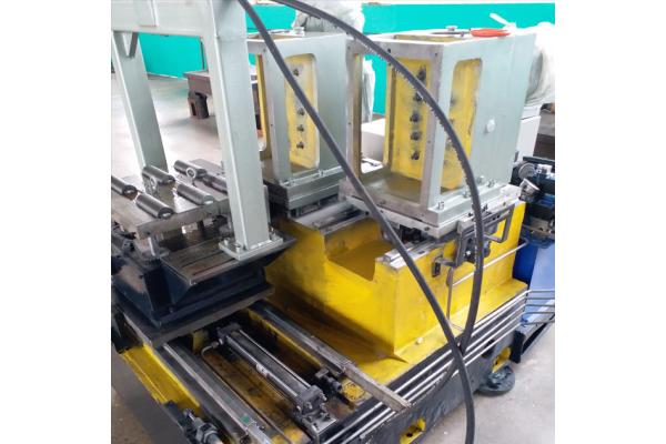 Fully Protected Drilling And Tapping Machine For Cast Iron Valve Flanges