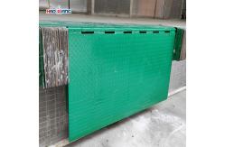 China Non Slip Hydraulic Dock Leveler 6000kg Loading Dock Hydraulic Ramp supplier