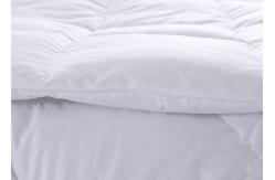 China Light Weight  ISO9001 W200cm Duck Down Duvet supplier