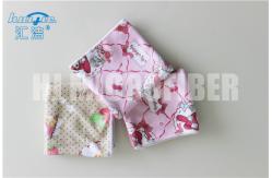 China High water absorption 330gsm 40*40cm printed microfiber cleaning towel supplier