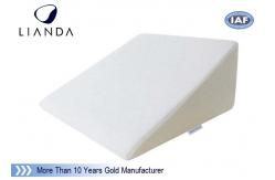 China Waterproof Memory Foam Pillows Back Pain Relief With 100% Cotton / PVC Fabric supplier