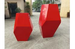 China Geometric Metal Planter Pots Weatherproof In Black Gold And Silver supplier