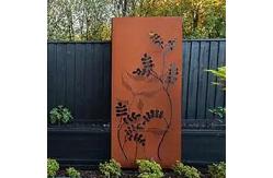 China Durable Rustic Red Metal Decorative Plates Customized Wall Decorations supplier
