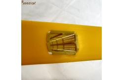 China 4L Plastic Bee Feeder Plastic Yellow Beekeeping Hive Tool Feeder With Accessories supplier