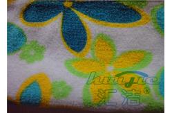China Ultra-soft Cleaning Printed Microfiber Cloth Machine Washable 24” x 16” supplier