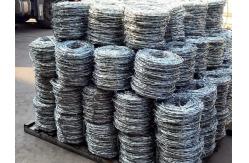 China 12X12 High Durability Reverse Twisted Barbed Wire 4 Point Barbed Wire Mesh supplier